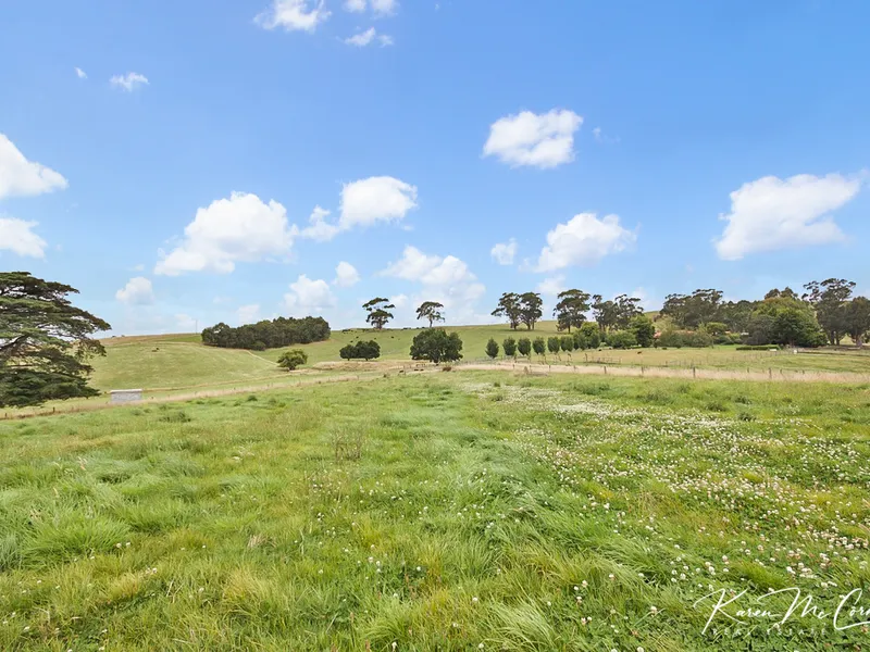 10 Acres approx KORUMBURRA area