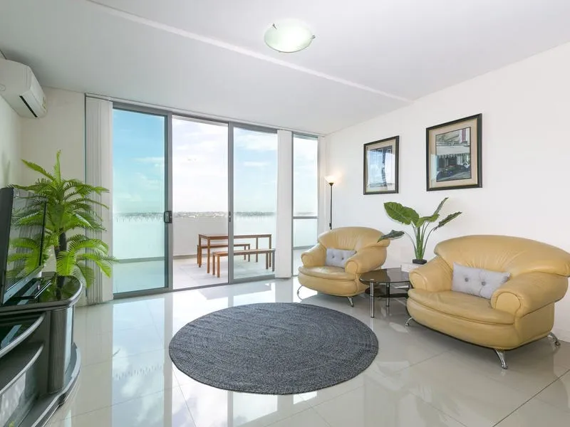 Top floor | Split Level | Stunning View