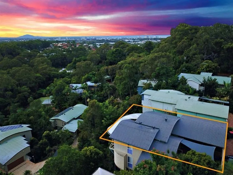 Coastal Views With Rainforest Surrounds