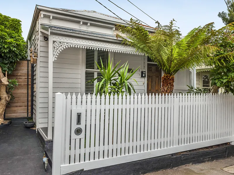 Inner-City Cottage Charm Surrounded by Local Amenity