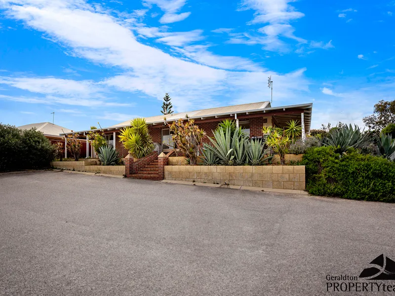 INVESTORS ONLY! Lease until April 2021