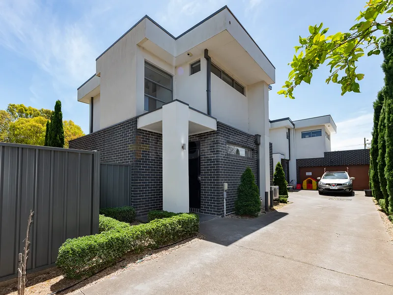 SUPERB LOCATION OVERLOOKING PARKLANDS