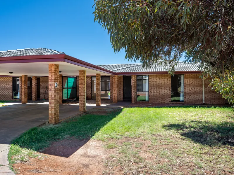 COSY 3 X 1 UNIT IN SOUTH KALGOORLIE