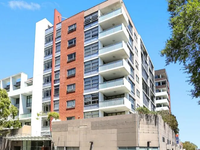 IMMACULATE TWO BEDROOM IN PACIFIC SQUARE