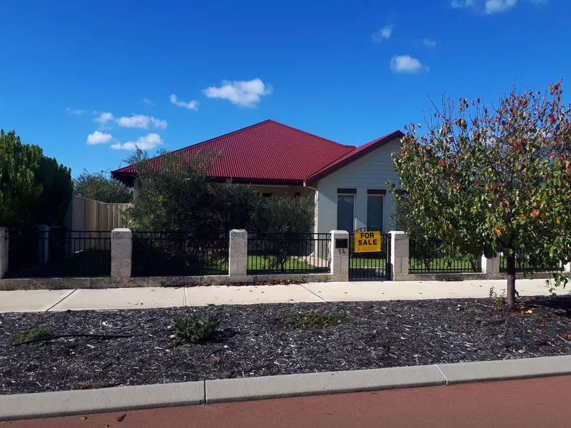 Near new four x two in Old Broadwater Farm on cottage block