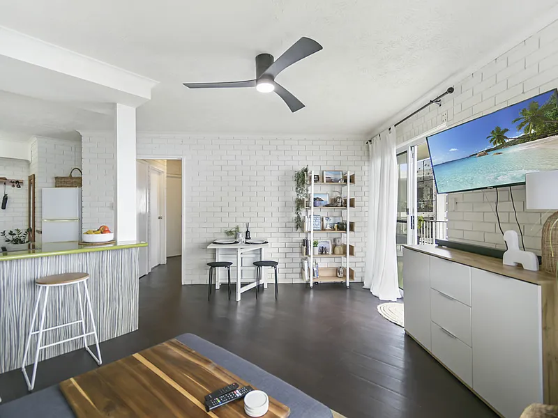 Ideally situated 2 bedroom unit