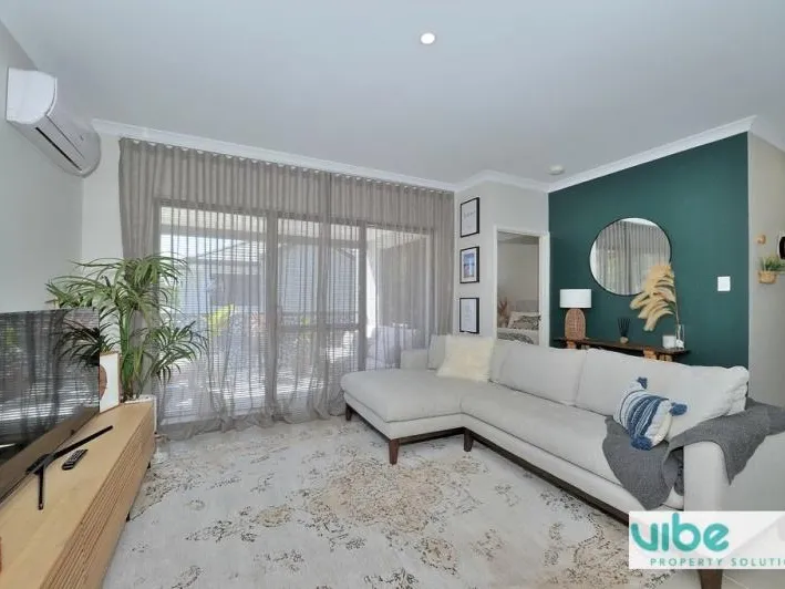 FANTASTIC CENTRALLY LOCATED 2 BEDROOM APARTMENT