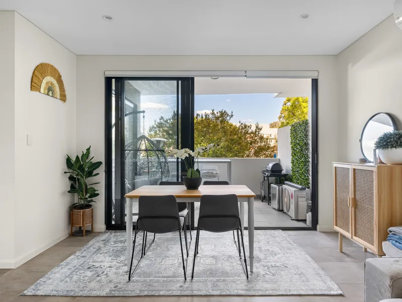 Modern Apartment in Central Position | 2 Bed + Study