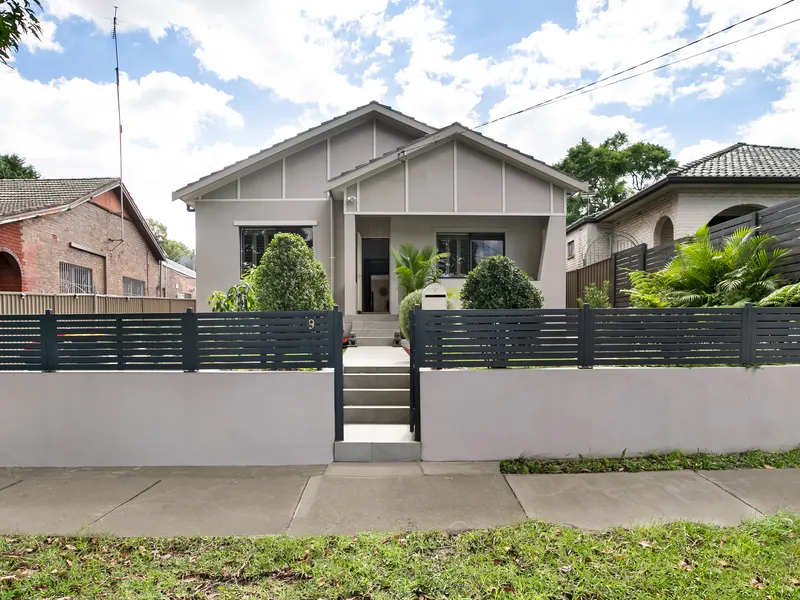 Spacious freestanding home on huge block