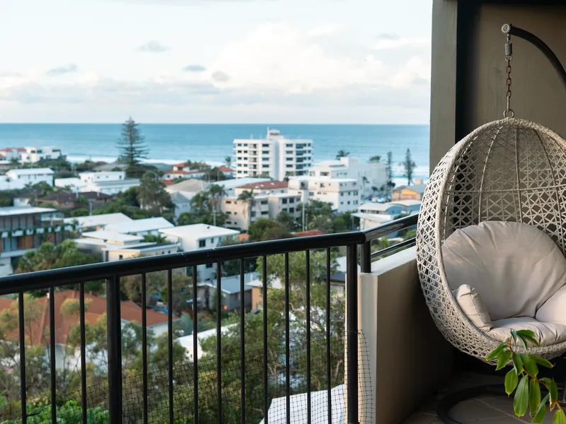 AMAZING TOP FLOOR UNIT WITH OCEAN VIEWS