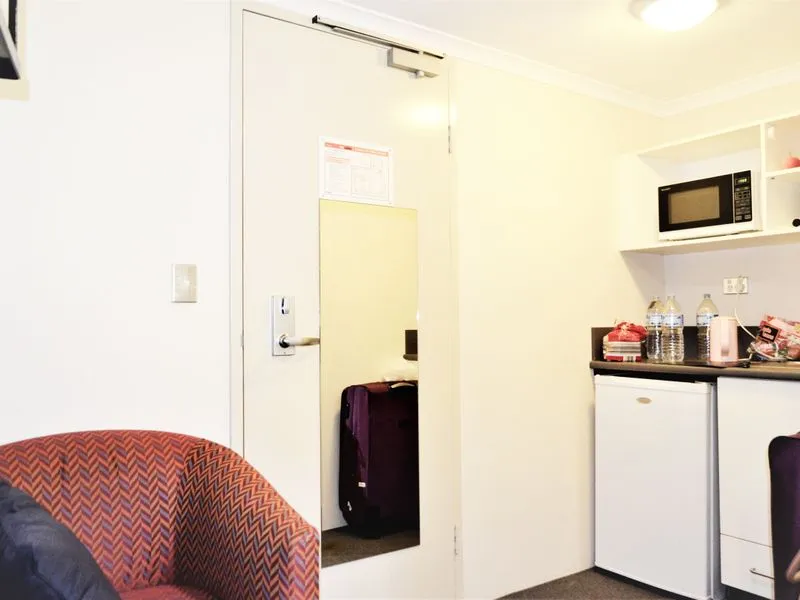 INVESTMENT OPPORTUNITY KNOCKS!!! PERFECTLY LOCATED STUDENT ACCOMMODATION!!!