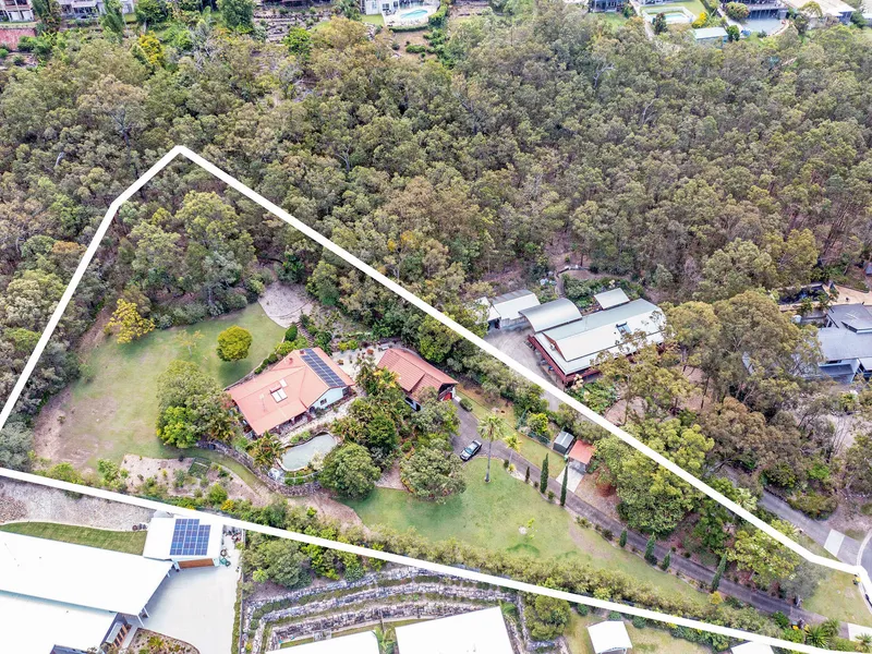 Acreage Homestead 5200m2 plus Dual Living