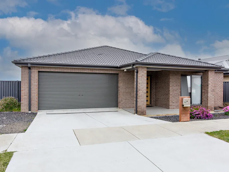 LARGE FAMILY HOME WITH ALL THE EXTRAS