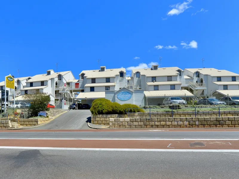 TOO EASY LIFESTYLE LOCKED IN-LOCKED OUT A GREAT VALUE for YOU..