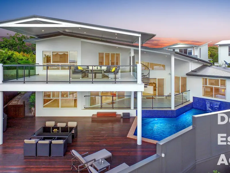 Desirable Family Residence, Magnificent Ocean Views