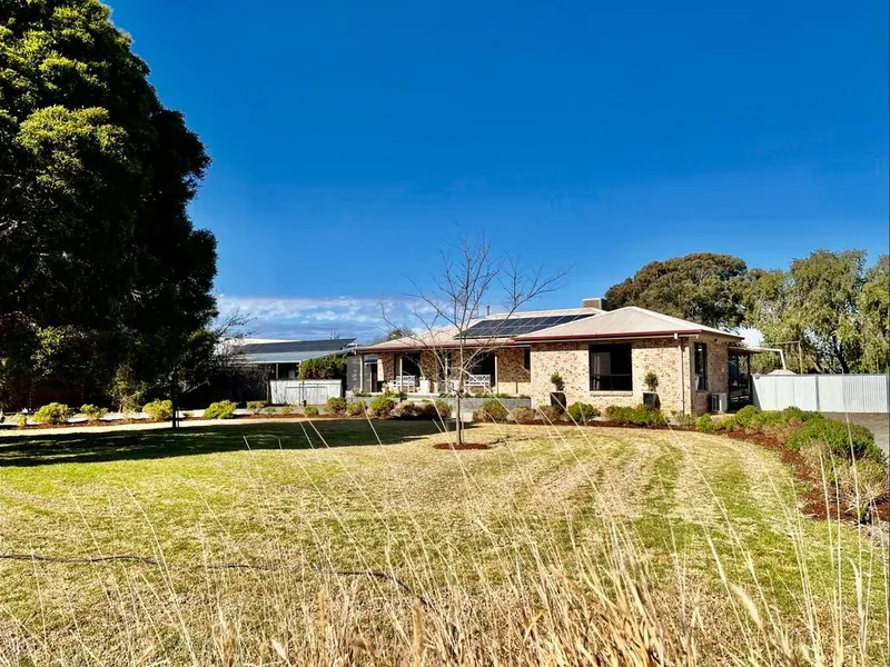 15 REYMOND STREET, FORBES SPACIOUS BRICK HOME ON 1.2 ACRES IN SOUGHT AFTER SOUTH FORBES!