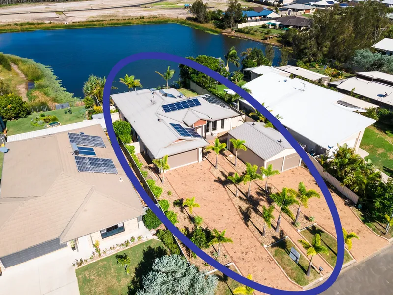 A Short Walk To The Beach And Backing Onto Lake - Beautiful Residence With Water Views