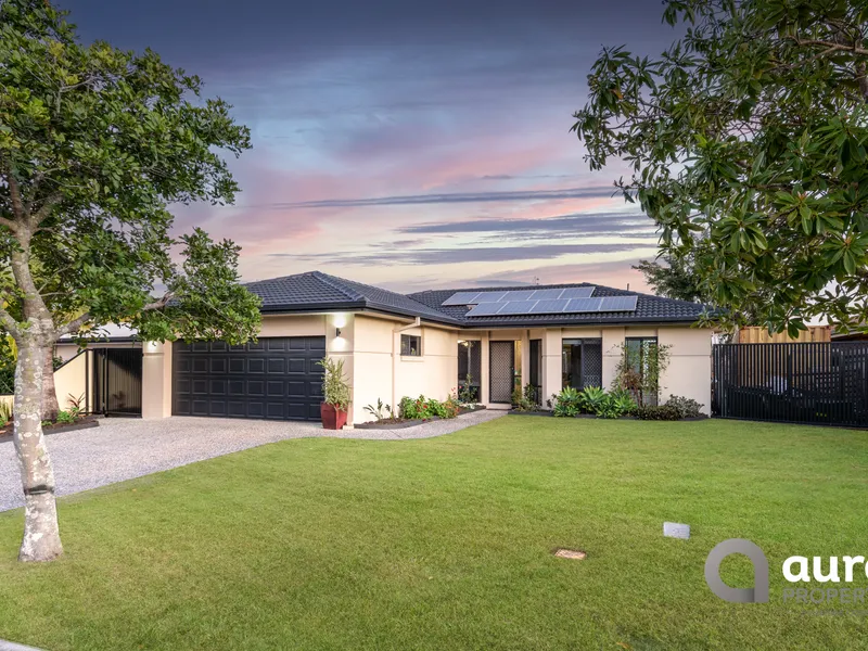 2 Living, Mega Patio, Great Side Access!