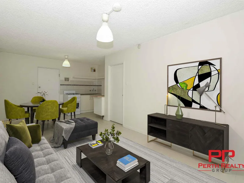 Unbelievable value close to the river and city - Ground floor courtyard Beauty!