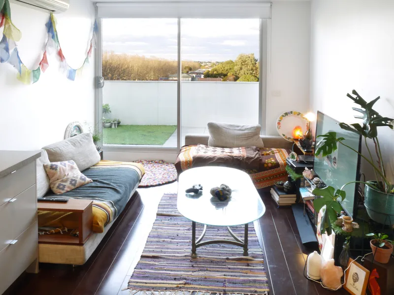 An Oversized Balcony, Treetop Views and a Perfect Position