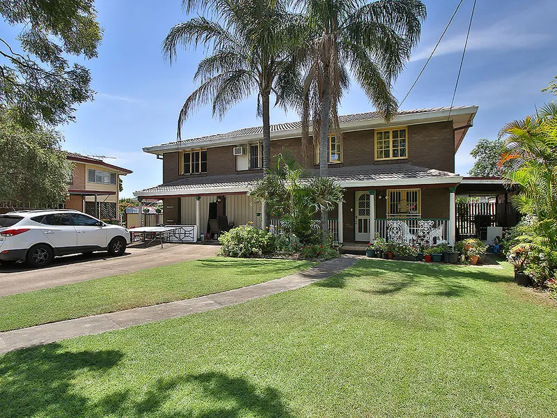 OWNERS COMMITTED ELSEWHERE! MUST BE SOLD URGENTLY