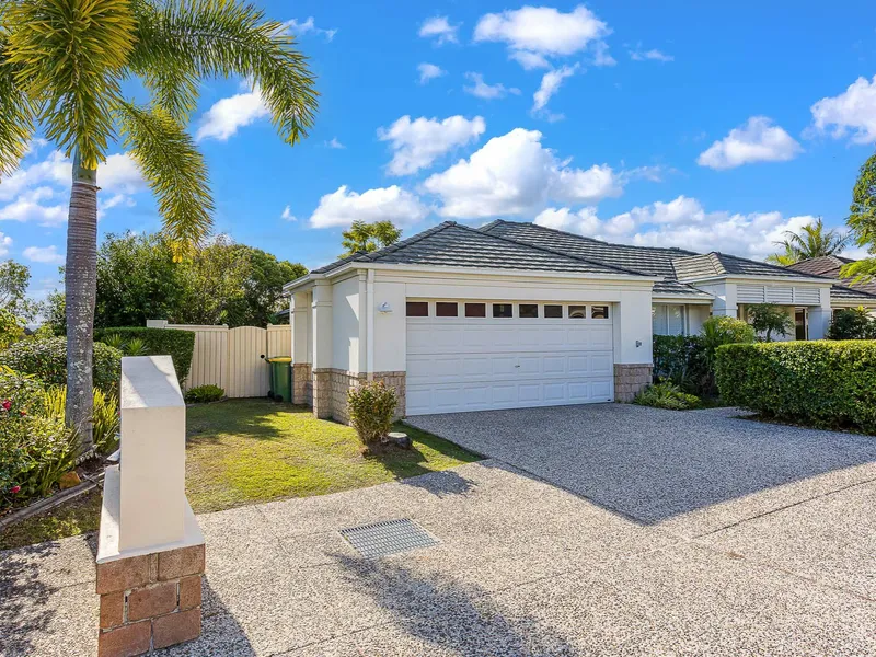 Single level TOWNHOUSE in Mudgeeraba!