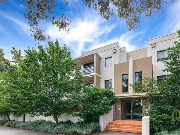 Top Floor Apartment – Walking Distance to Tuggeranong Town Centre