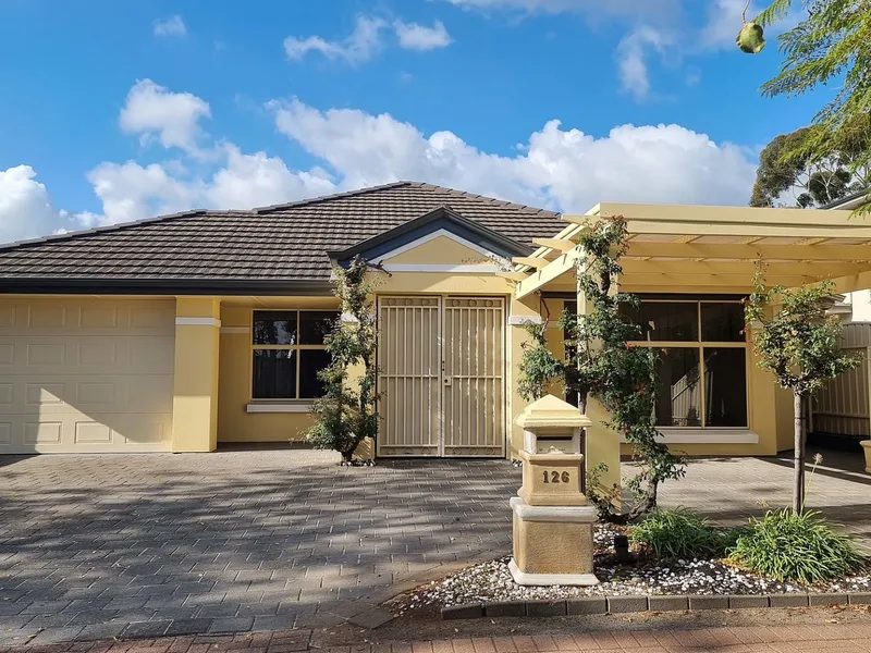 Great House In Glenunga