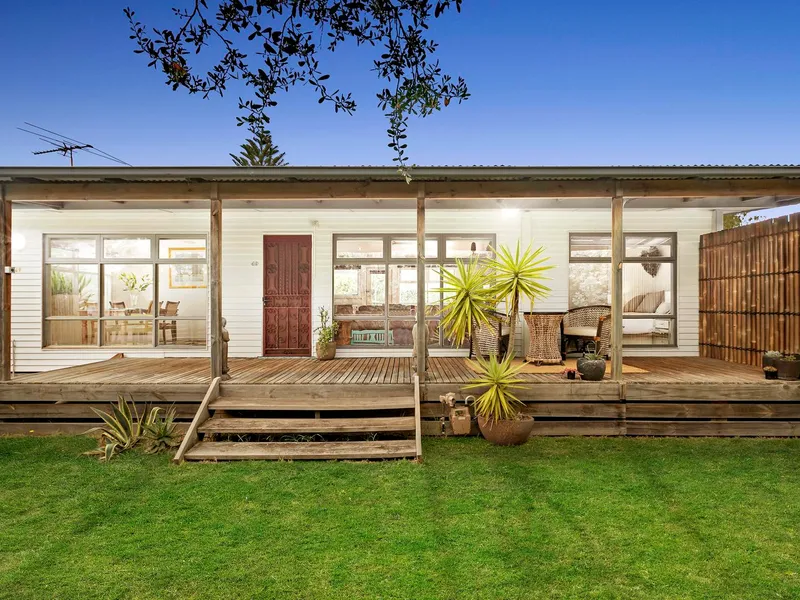 Cottage-style charm moments from the beach