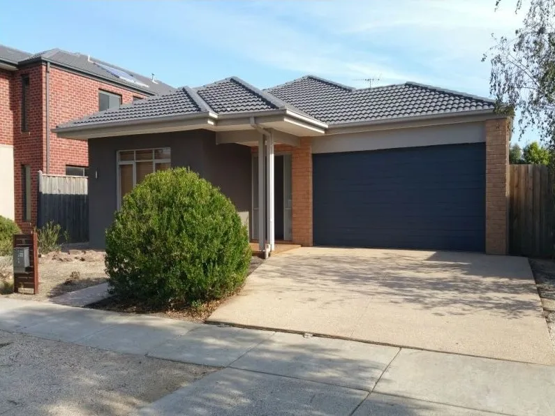 Located within the prestigious Alamanda Estate