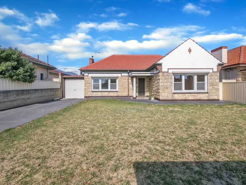 Stone Fronted Art Deco Home with Second Shower & Second Toilet