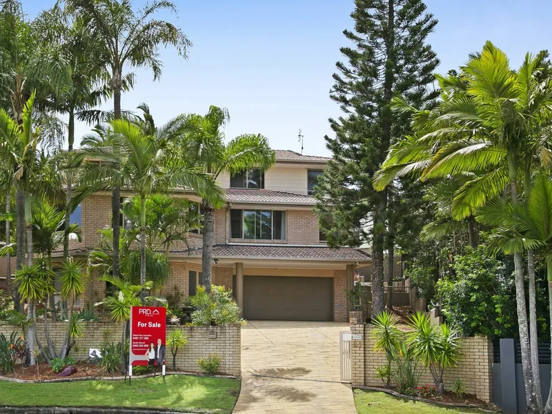 Dual Living Opportunity - Create Your Dream Family Home!