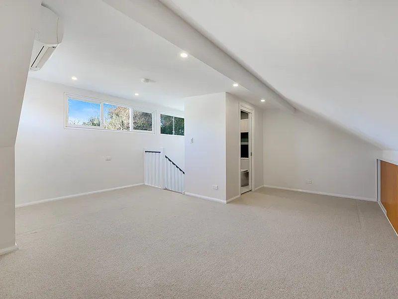 Sun-filled Freestanding Contemporary Home