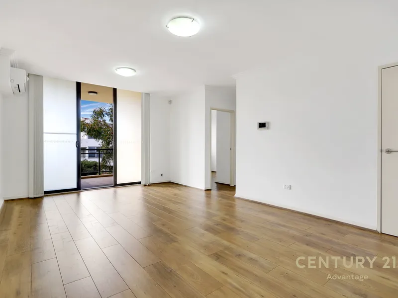 GORGEOUS 2 BEDROOM APARTMENT, IN SUPER HANDY LOCATION!