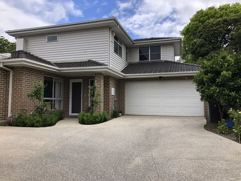 Fully renovated and updated 4 Bedroom, 3 Bathroom home near Monash University Clayton