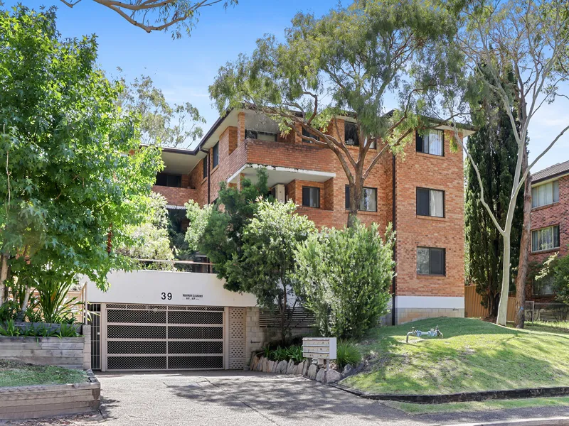 Elevated Ground Floor Apartment in Central Location