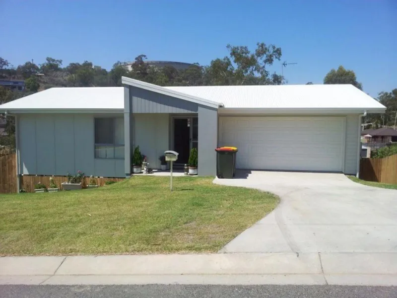 PRIVATE SOUTH GLADSTONE 4 BEDROOM HOME IN QUIET ESTATE