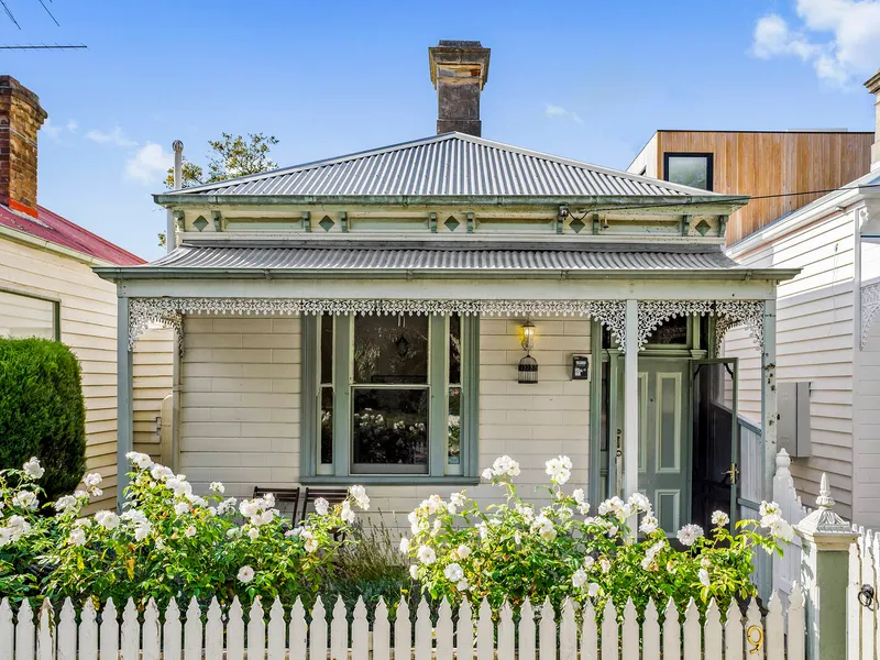 Hawthorn brilliance with a Victorian edge