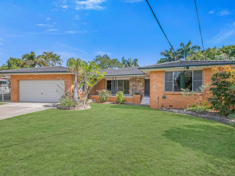 Spacious Five-Bedroom Home in Sunnybank -Timeless Charm Meets Modern Comfort