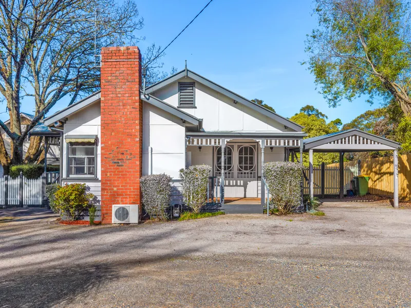 Character and charm on 1,021m2 (approx.)