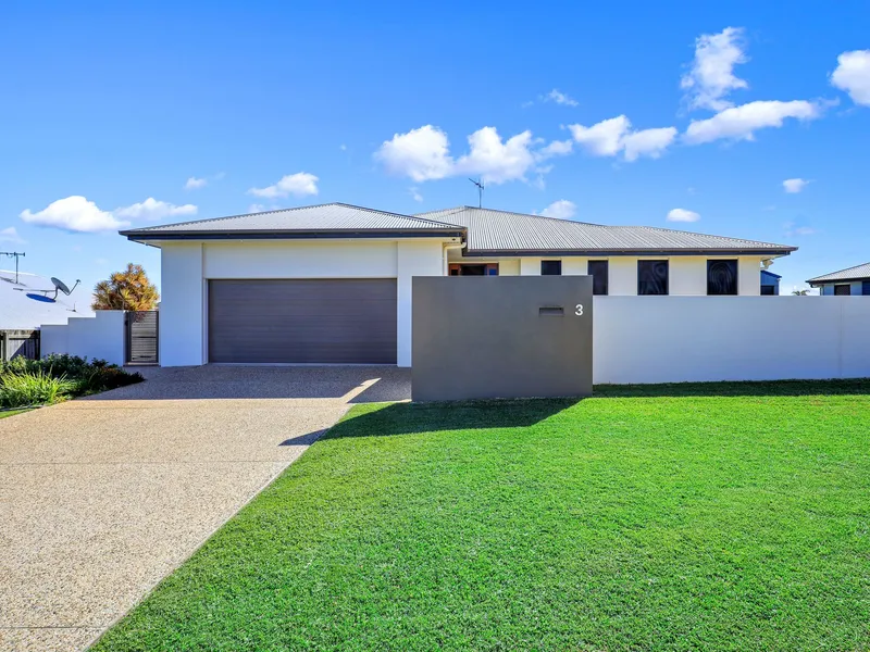 100% FLOOD FREE EXECUTIVE HOME LOCATED IN THE VERY POPULAR 'BELLE EDEN' NEW HOME ESTATE.