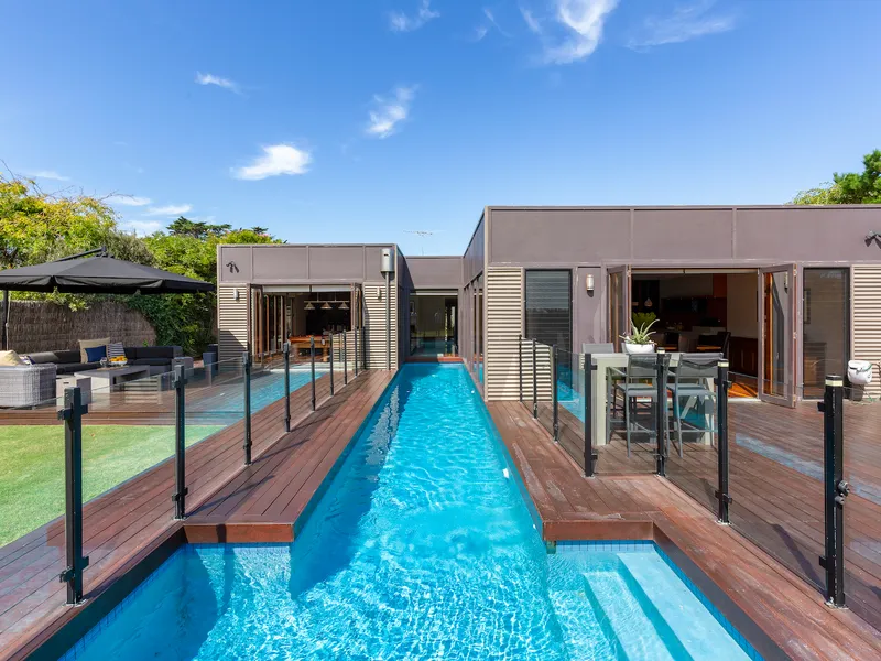 “Boroondara” – lavish contemporary residence in exclusive position