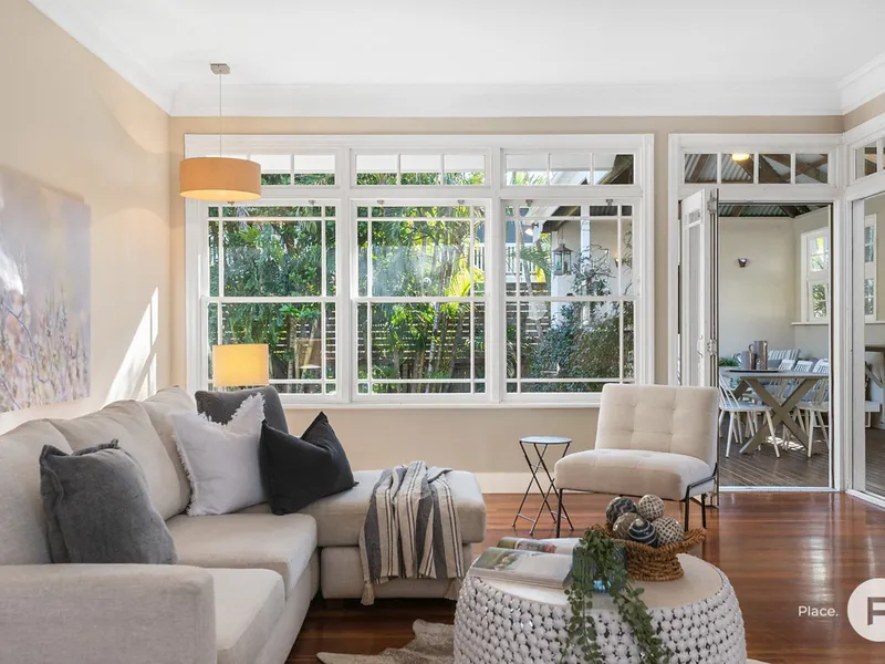 Grand 1930's Queenslander on expansive corner block