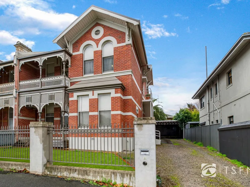 Exceptional, Centrally City Located Victorian Townhouse.