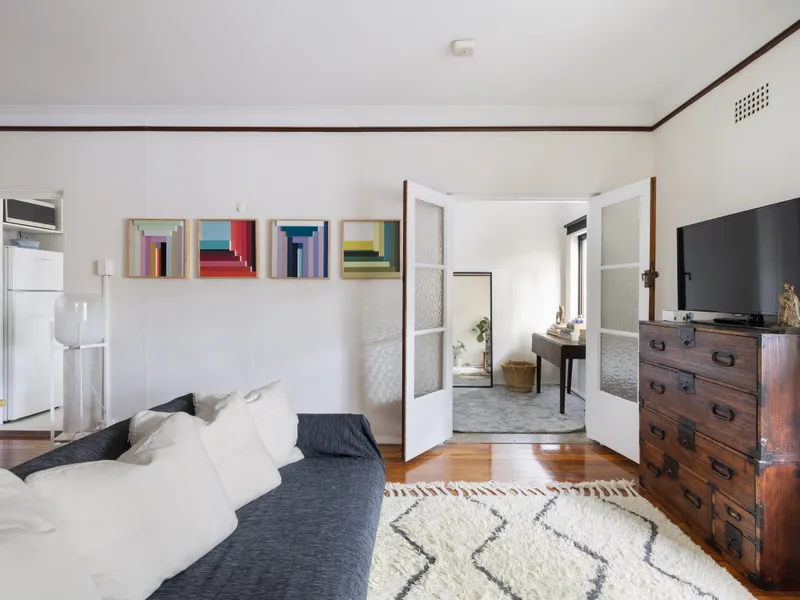 Character apartment in village heart (fully furnished)