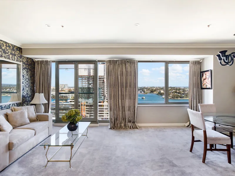 Elegant Highgate residence with harbour views | Furnished