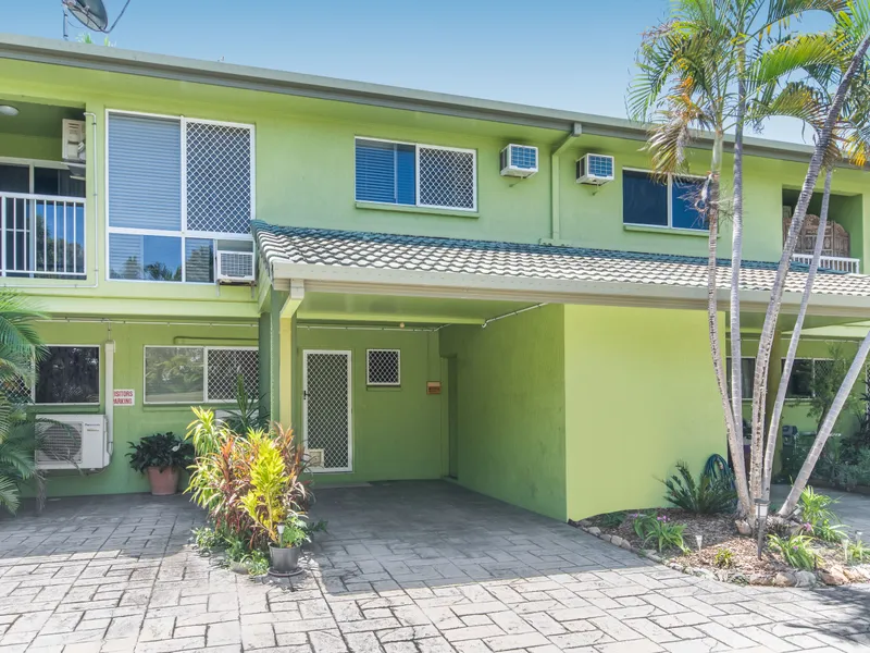 NORTH WARD TOWNHOUSE OPPOSITE JEZZINE PARKLAND.