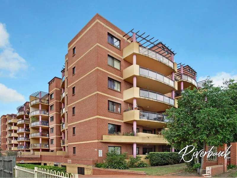 Contemporary, Spacious & Convenient