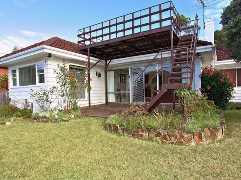 Bay views, 3 Bedroom home in FHSZ