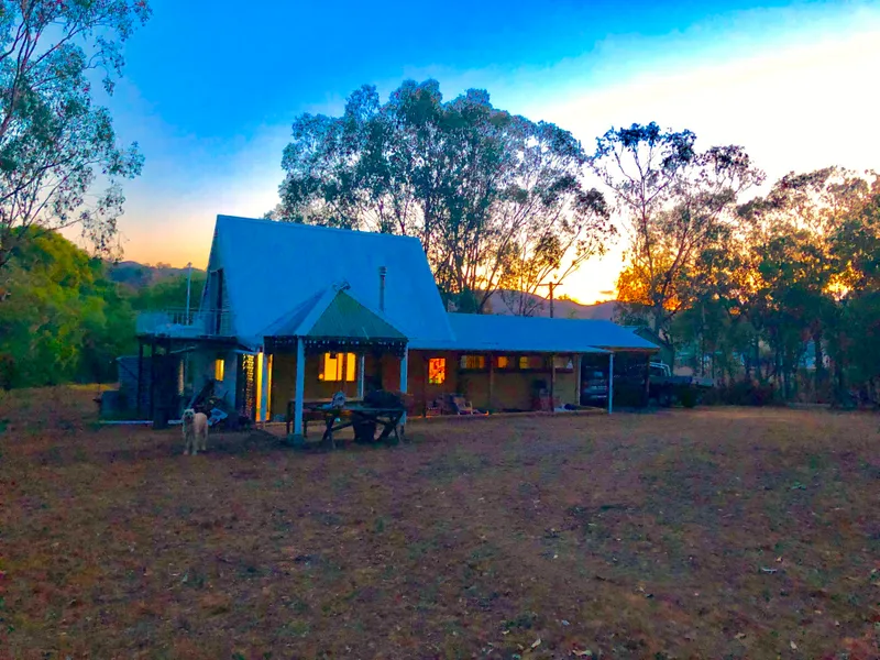 Rustic Country Style Rural Retreat